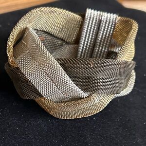 Vintage- Tri-Color Mesh Bracelet with magnetic closure